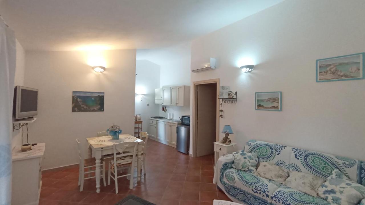 Casa Vacanze Villa Sandrina Costa Paradiso Exterior foto