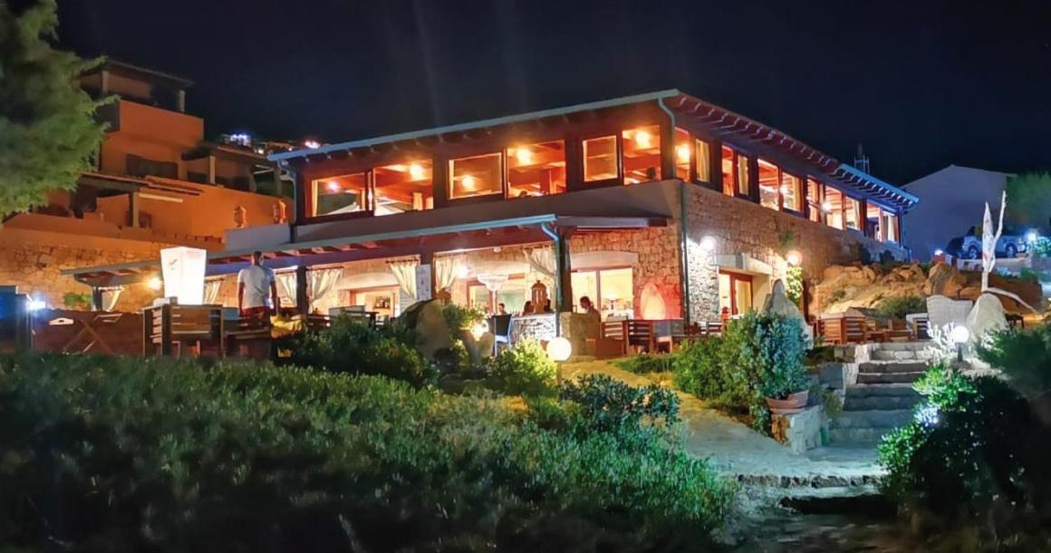 Casa Vacanze Villa Sandrina Costa Paradiso Exterior foto